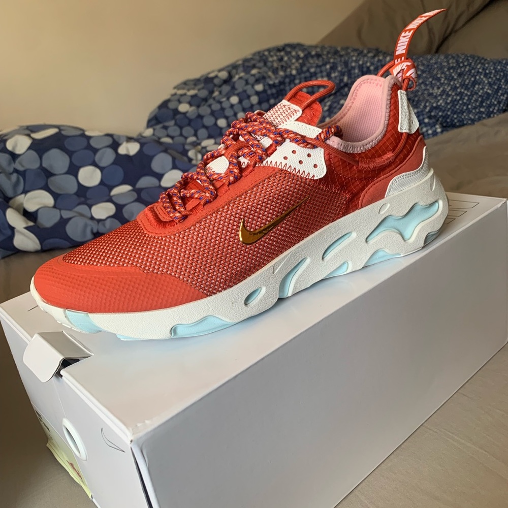 Nike React Live (Sz11)